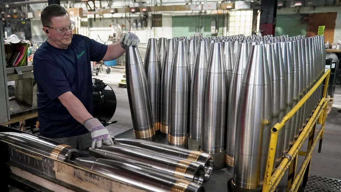 Europe Becomes Top Buyer as US Arms Exports Surge | CISNewsStudio1s