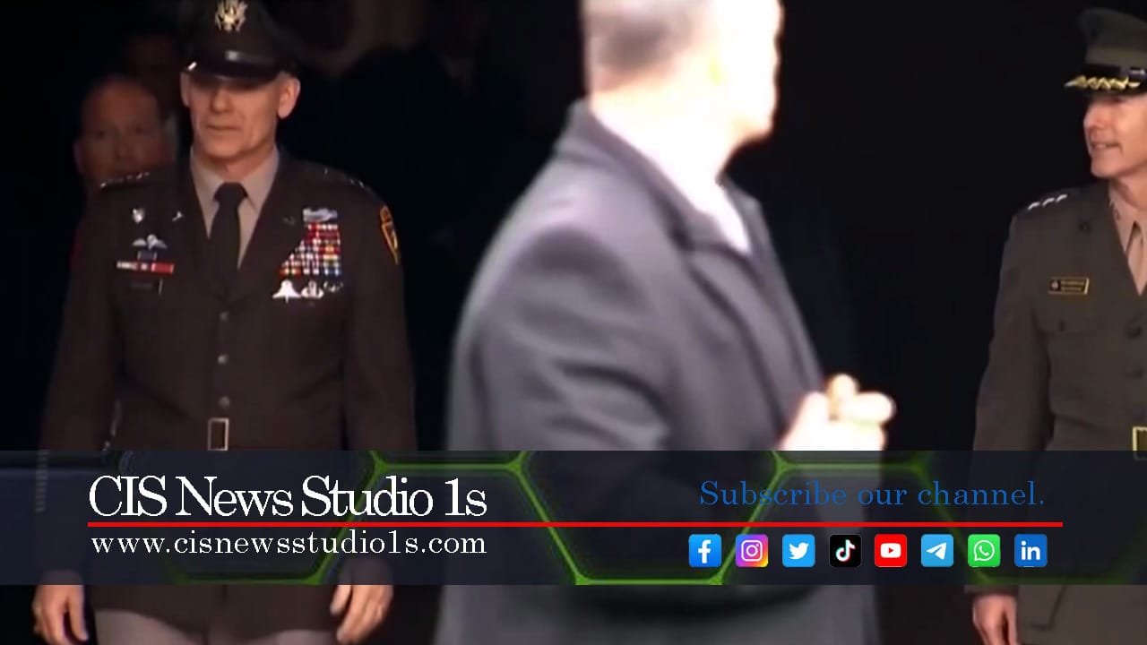 Trump Applauded at Army-Navy Game After Syria | CISNewsStudio1s